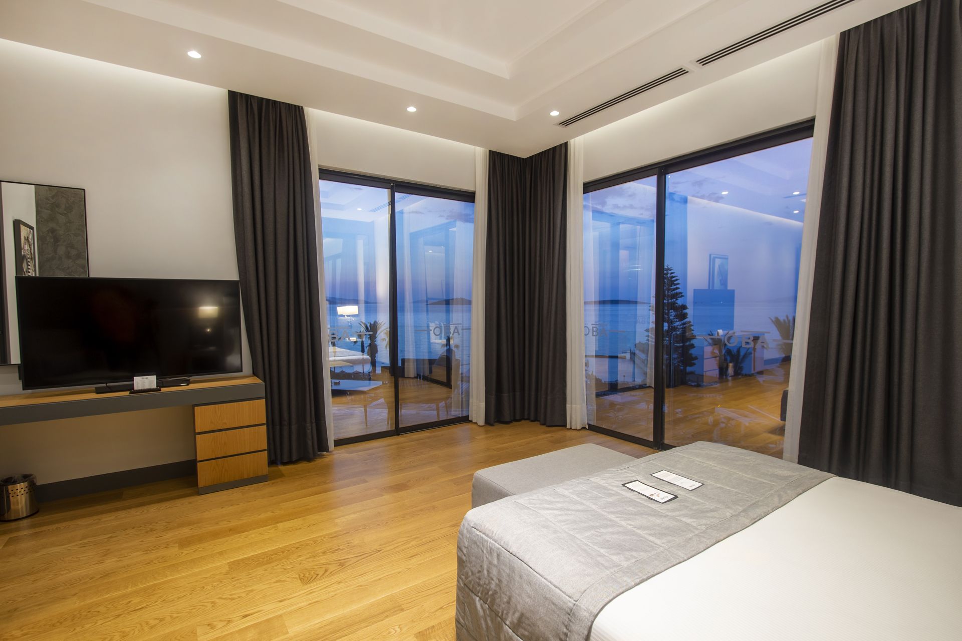 Deluxe Oda, Büyük Yataklı, Orman ve Biyolojik Gölet Manzaralı